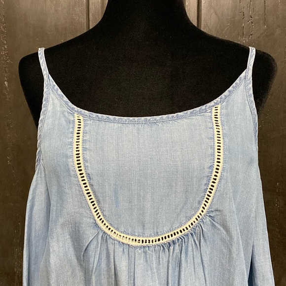 Cato Denim open shoulder 1/4 sleeves blouse-Size Medium - Picture 4 of 9